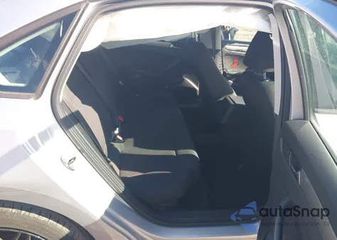 2014 Volkswagen Passat 1.8T S z USA, uszkodzony, nr VIN 1VWAS7A37EC032446